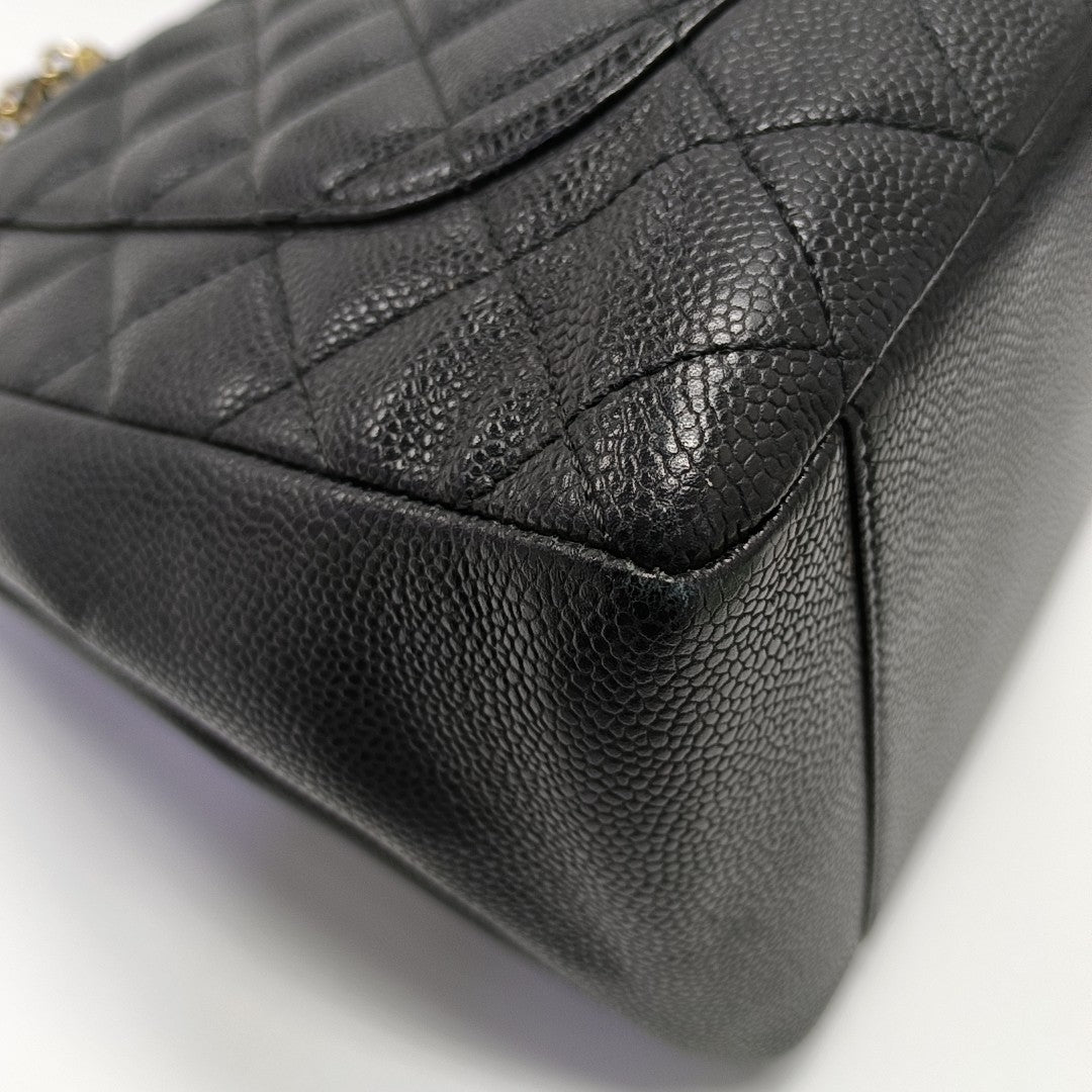 Chanel GST Large en Piel de Becerro Granulada Acolchada Negra