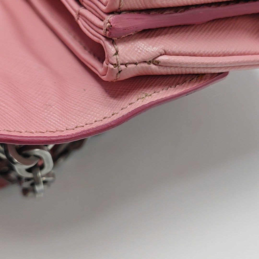 Closure Saffiano Calfskin Pink