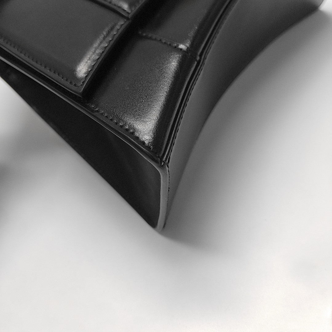 Hourglass S Calfskin Black