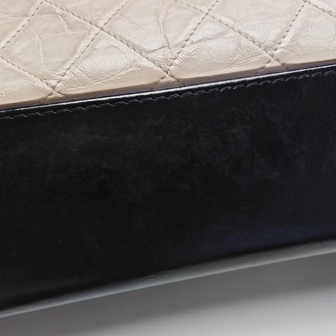 GABRIELLE Medium Quilted Calfskin White