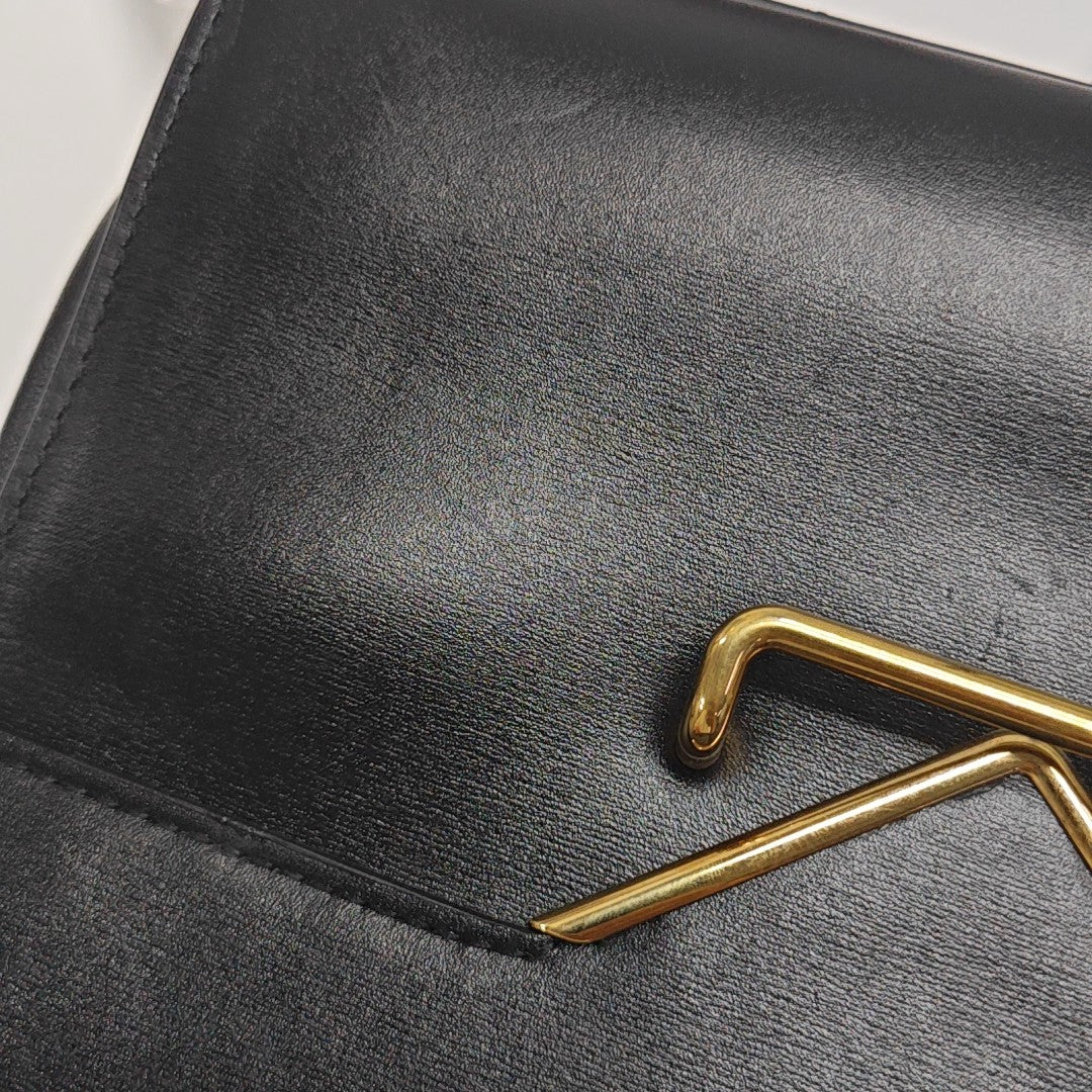 The Clip Calfskin Black