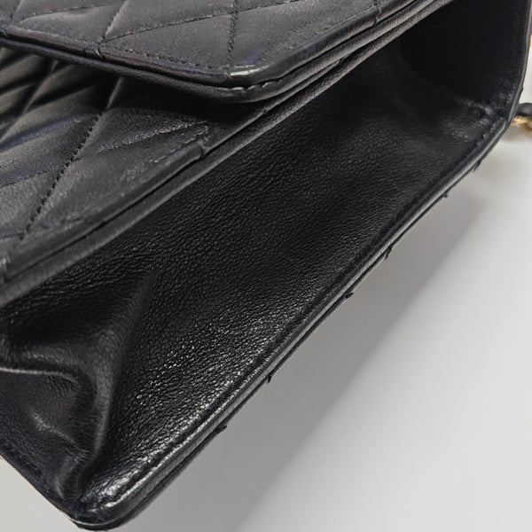 CLASSIC VERTICAL PEARL Medium Quilted Lambskin Black
