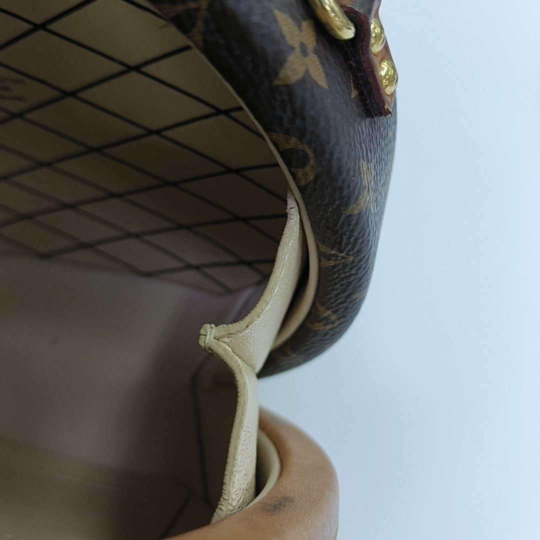 BOITE CHAPEAU PM Monogram Coated Canvas Brown