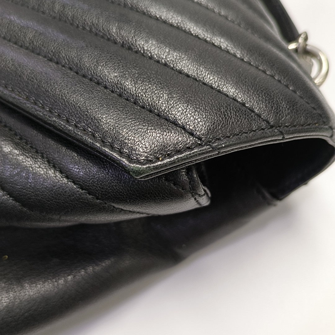 COLLEGE Large Chevron Lambskin Black