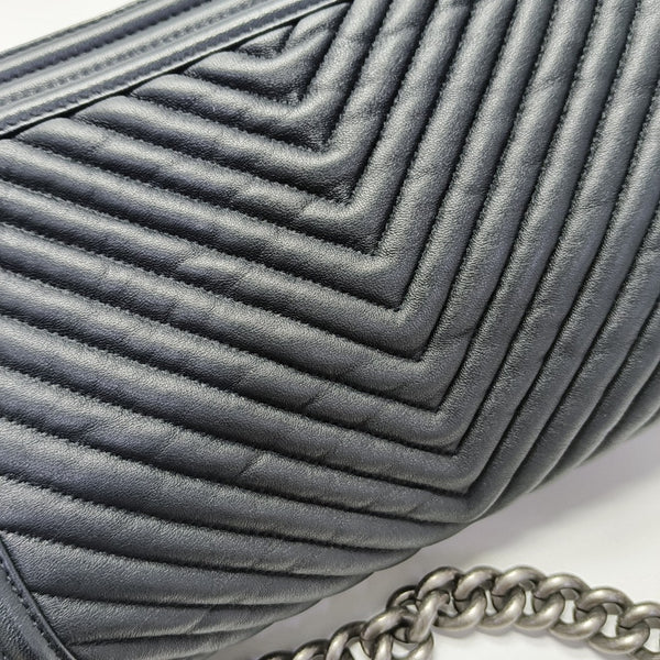 BOY CHANEL Medium Chevron Lambskin Black