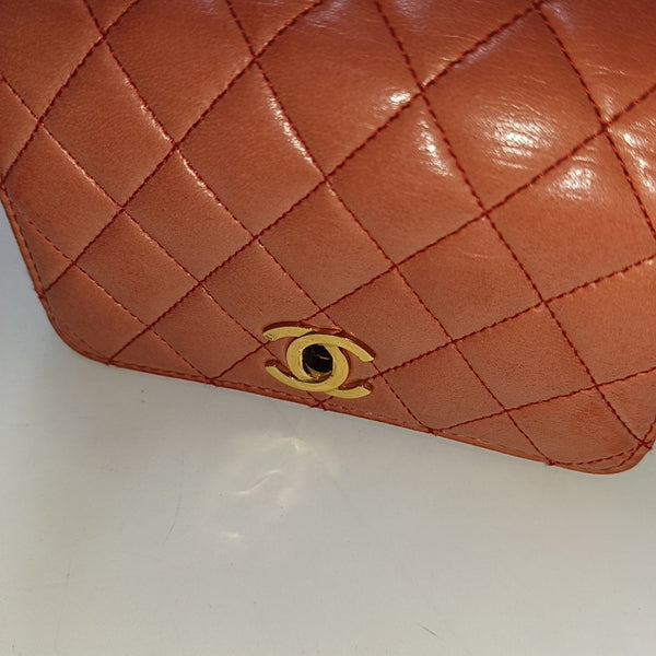 Solapa Clásica Acolchada Piel de Cordero Naranja