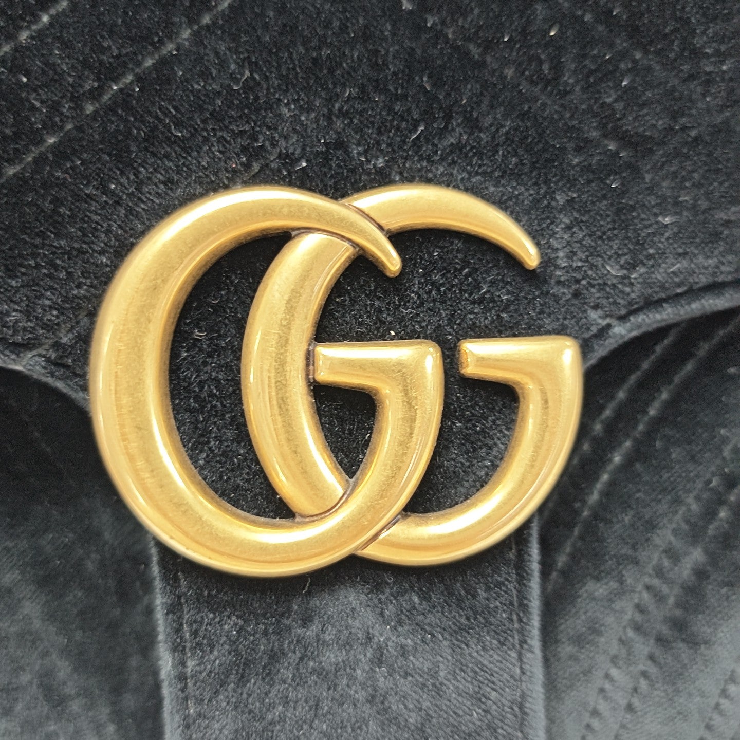 GG Marmont Medium Quilted Velvet Black