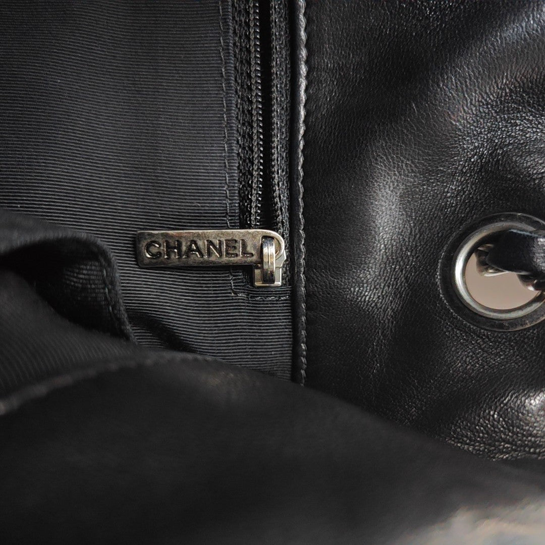 Quilted Lambskin Shoulder Bag Black