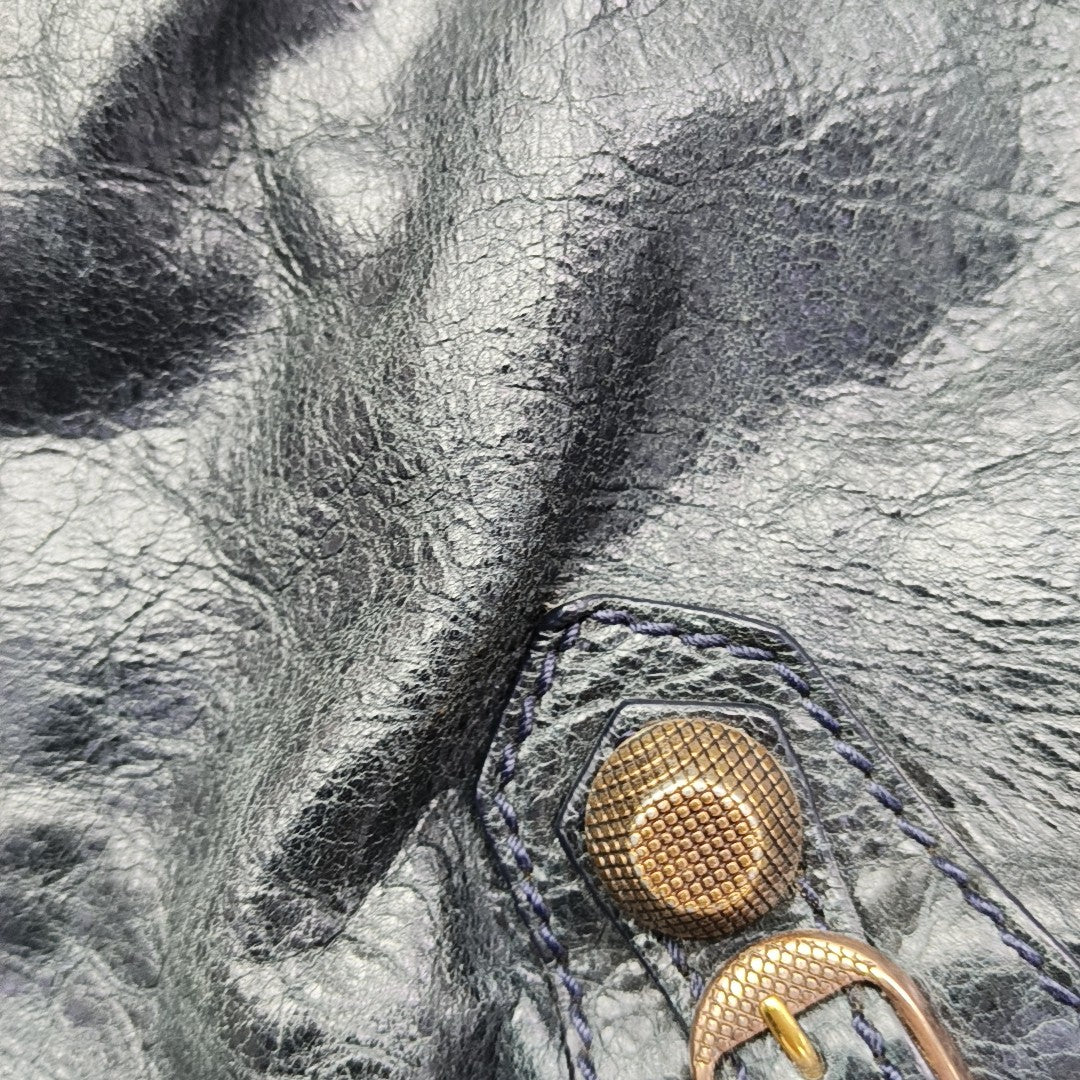 Pompon Bag Calfskin Green