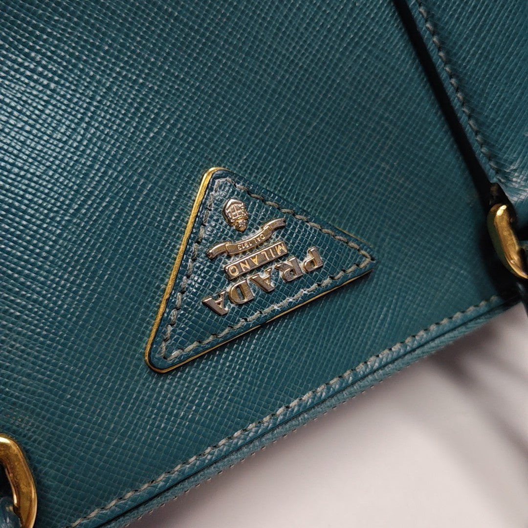 Galleria Medium Saffiano Calfskin Green