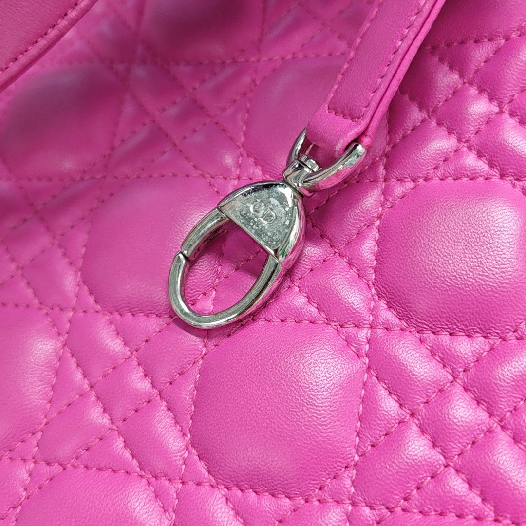 Lady Dior Medium Cannage Lambskin Red