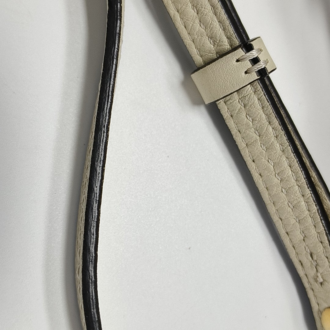 Nile Medium Calfskin White