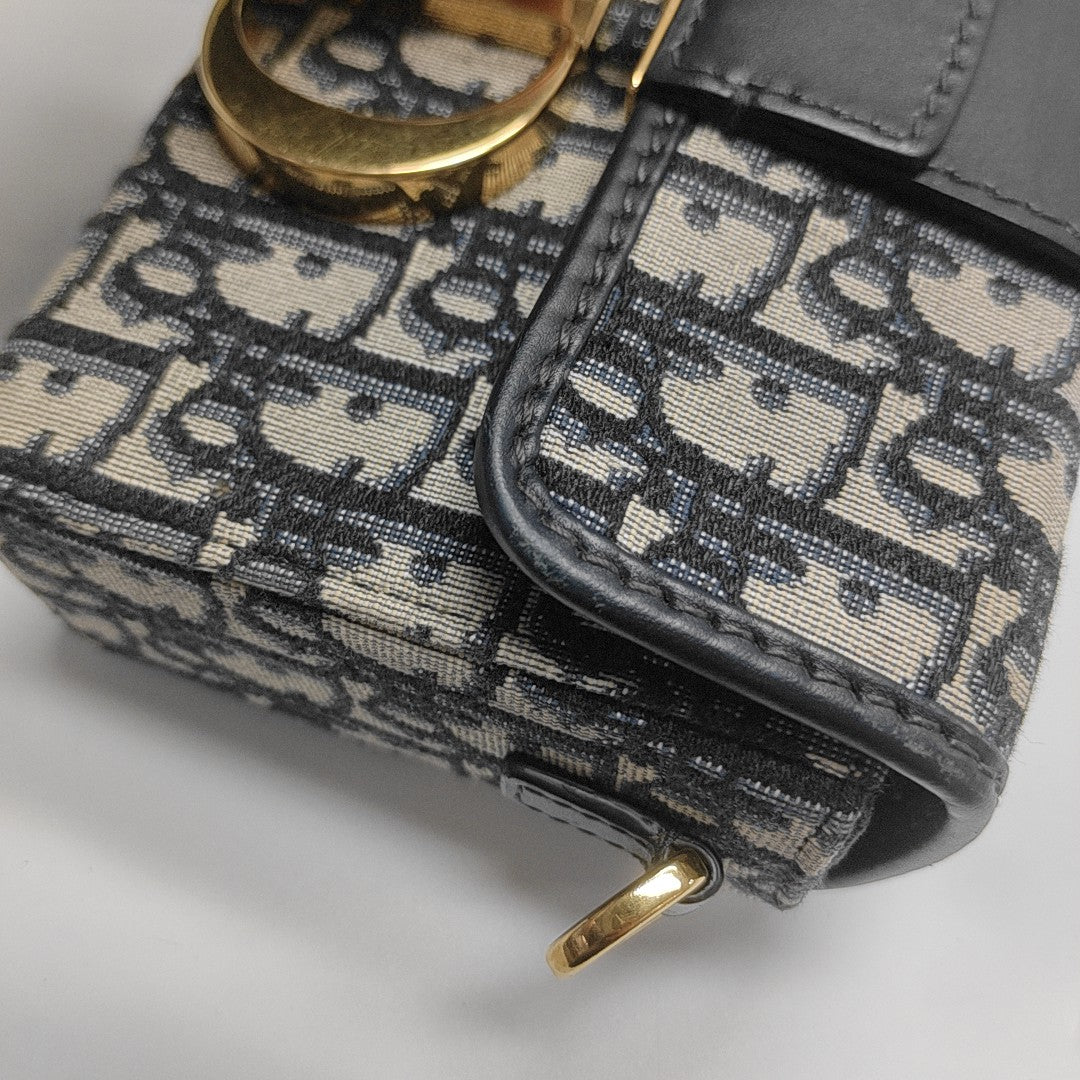 30 Montaigne Mini Oblique Canvas Blue