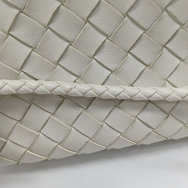 Authenticated pre-owned  Andiamo Lambskin White - Shoulder Bag at Looply