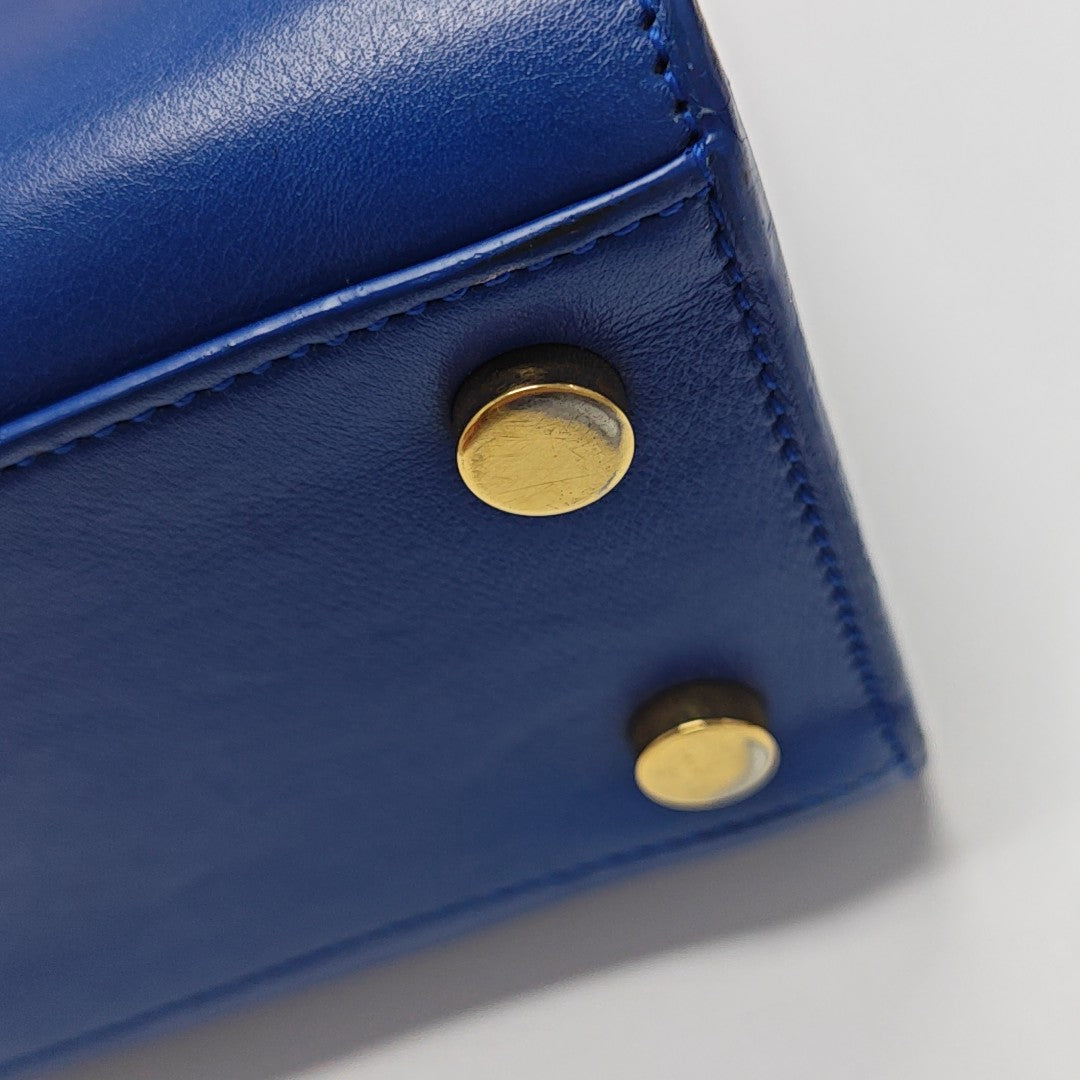 SAC DE JOUR Nano Calfskin Blue