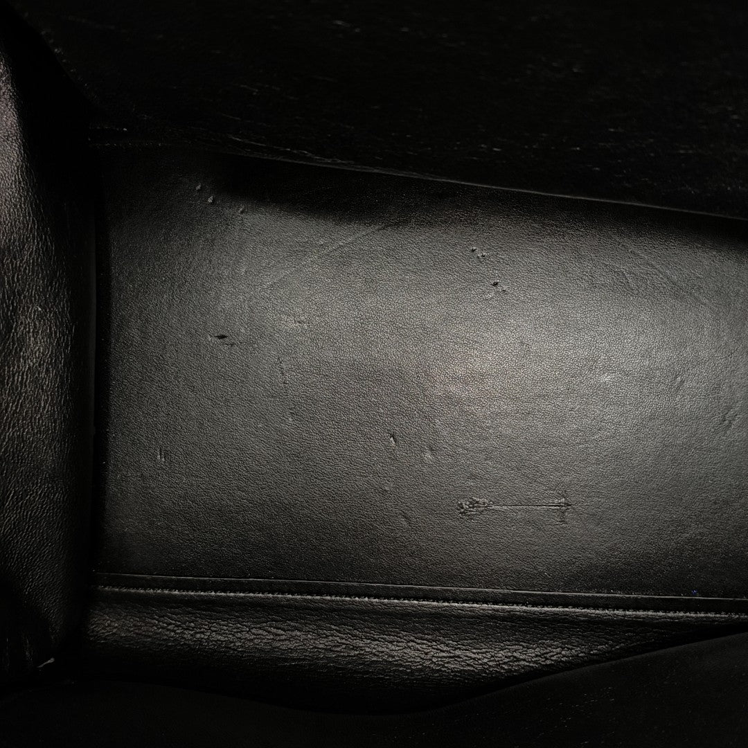 TRAPEZE Medium Calfskin Black