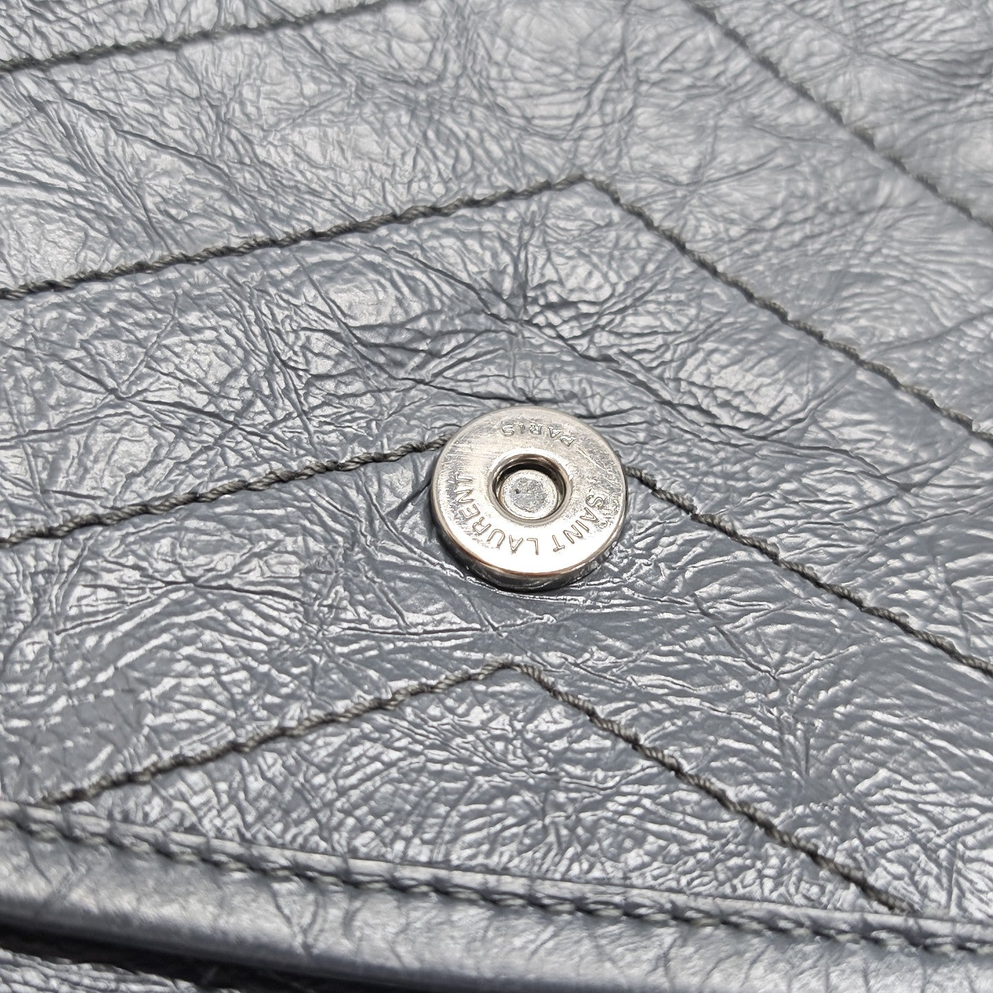 NIKI Medium Chevron Calfskin Gray