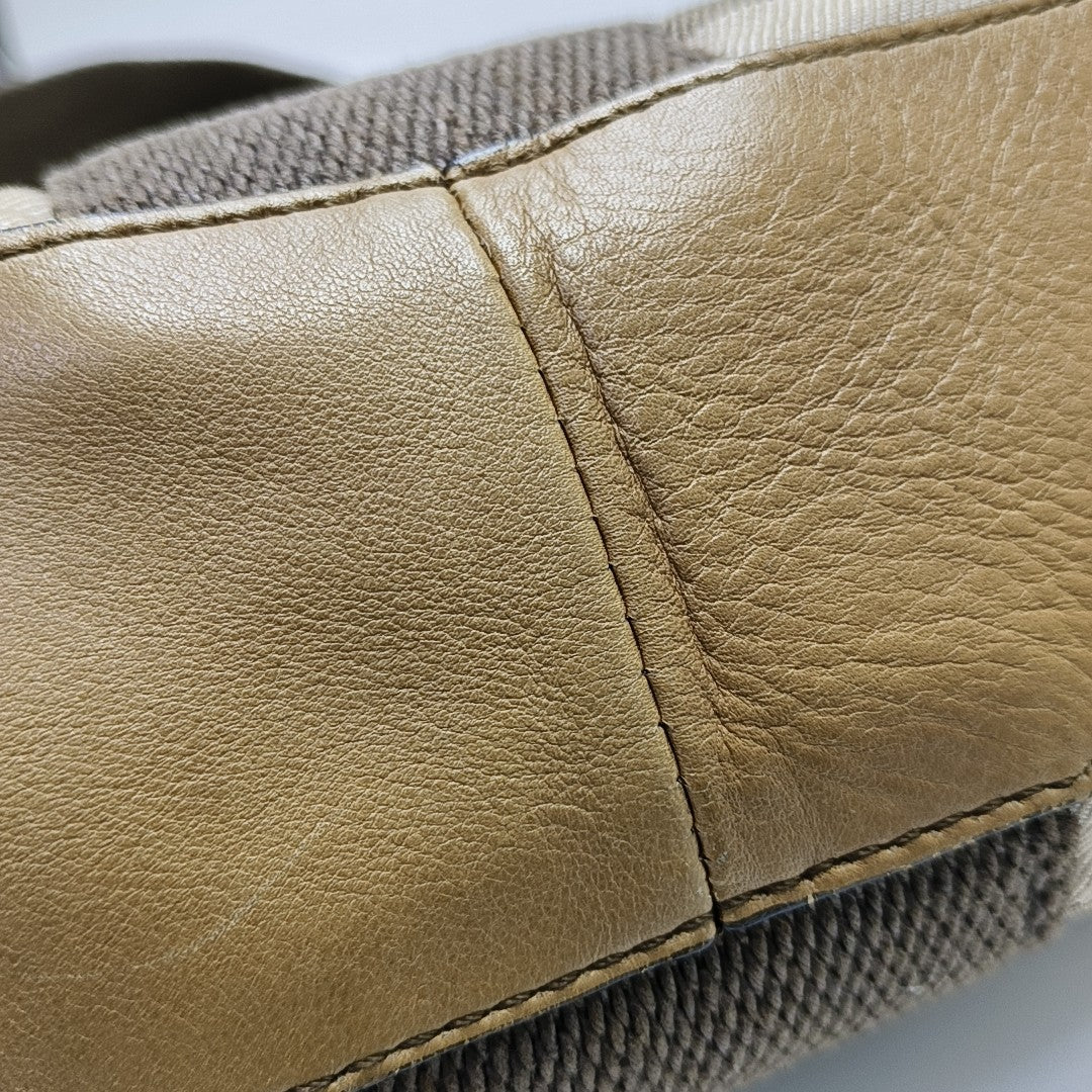 Canvas Brown