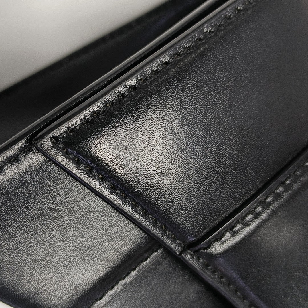 Hourglass XS Calfskin Black