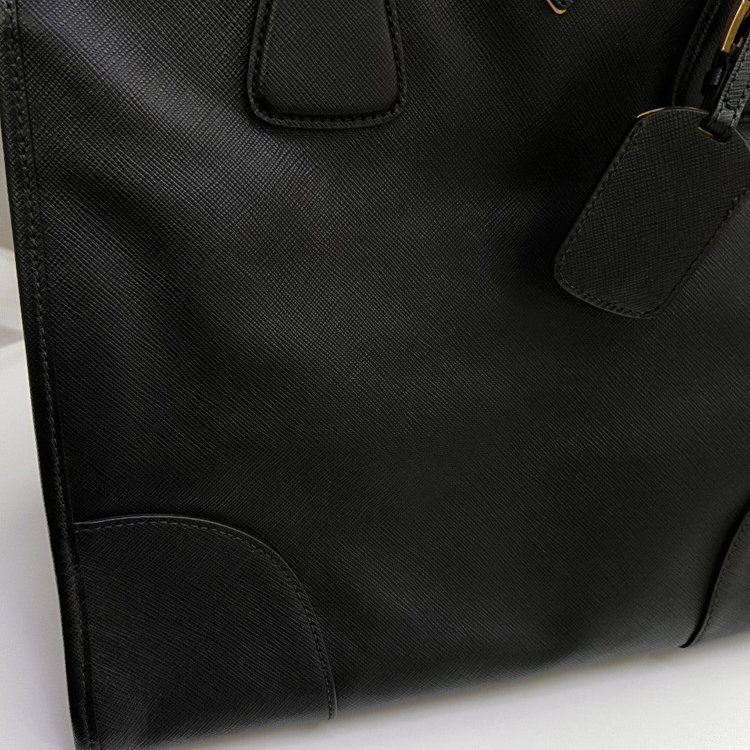 Saffiano Calfskin Shoulder Bag Black