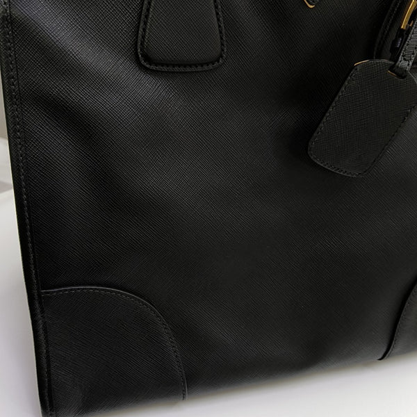 Saffiano Calfskin Shoulder Bag Black