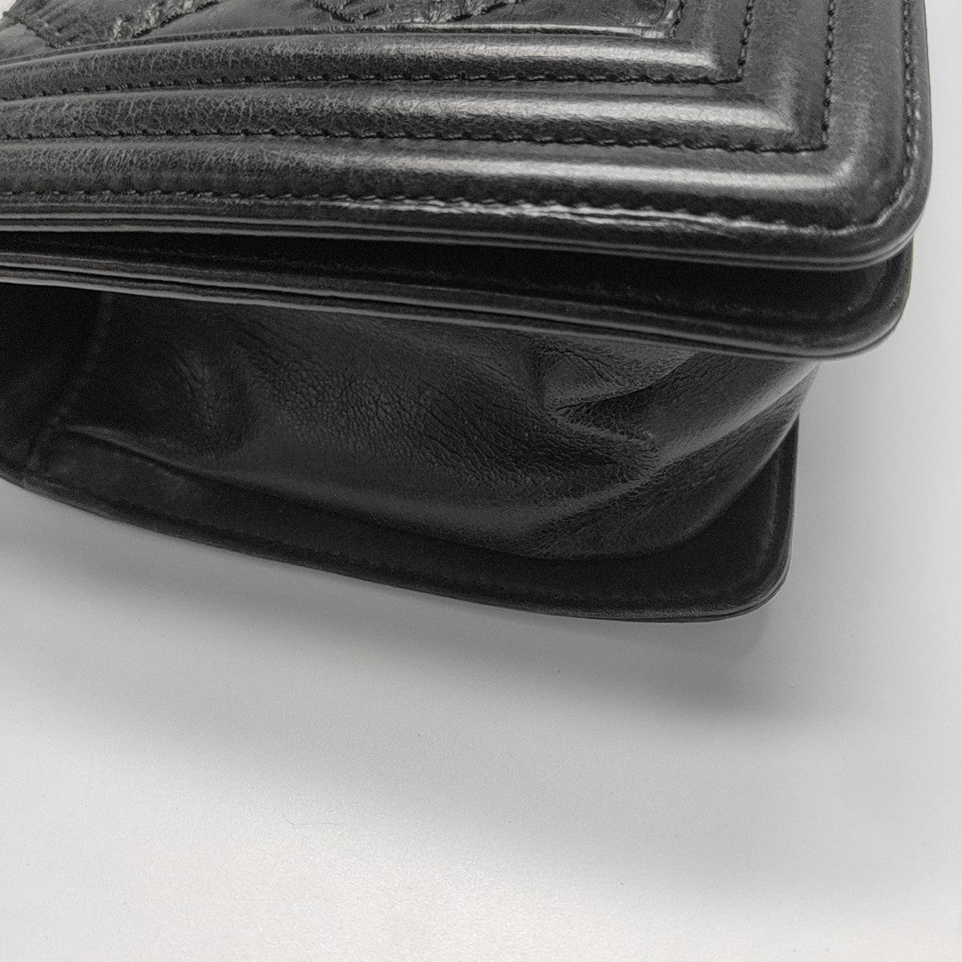 BOY CHANEL Medium Quilted Calfskin Black