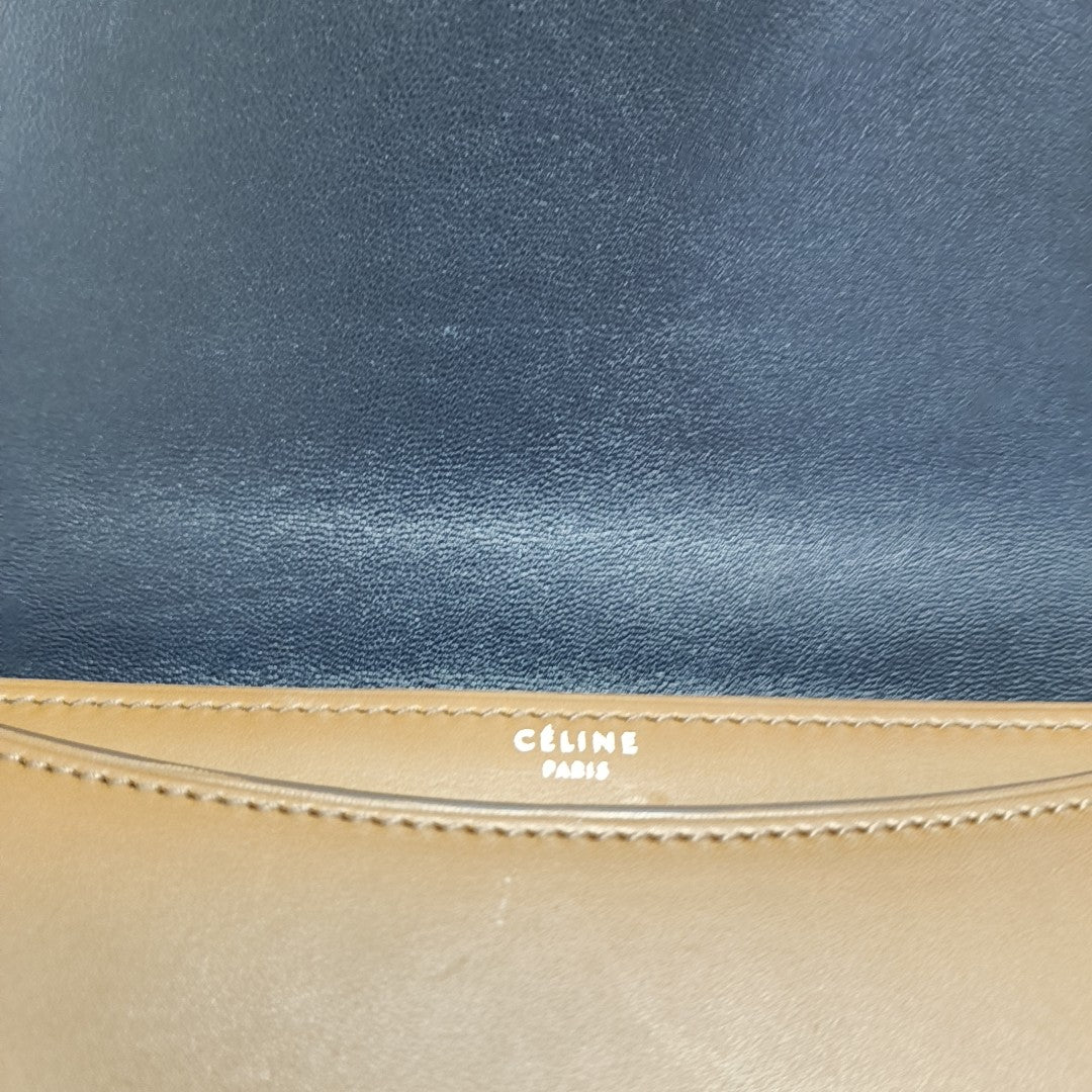 CASE Medium Calfskin Brown