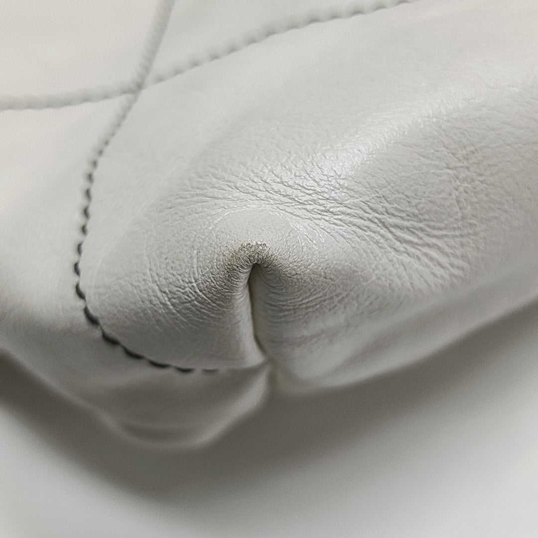 CHANEL 22 Large Quilted Calfskin White