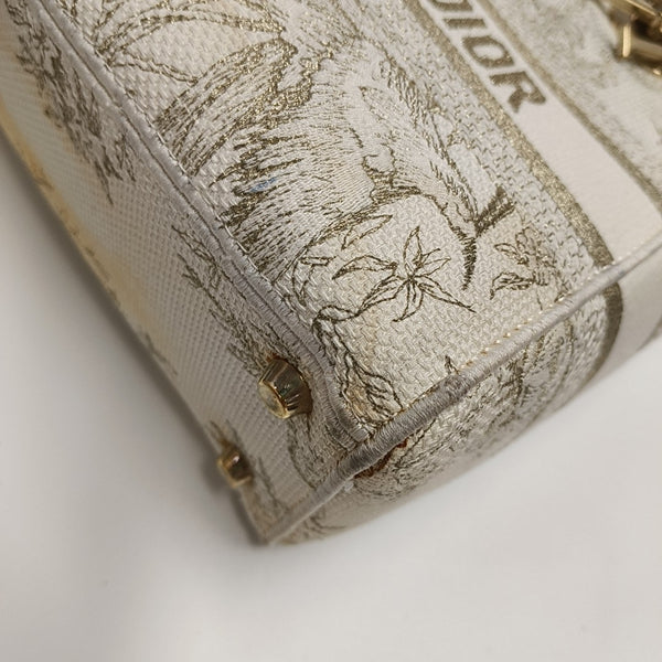 Lady D-Lite Medium Fabric White