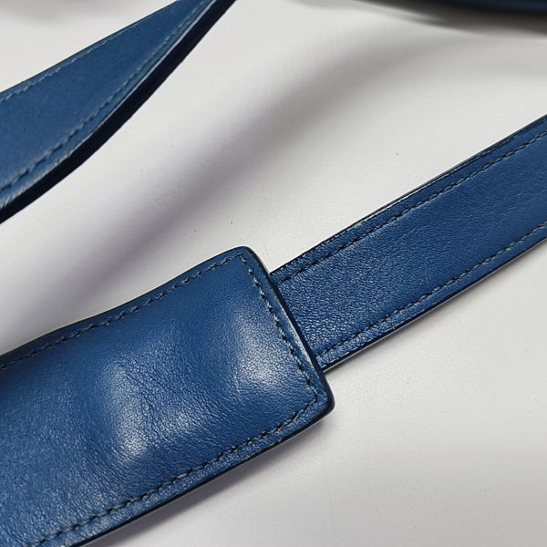 TRAPEZE Small Calfskin Blue