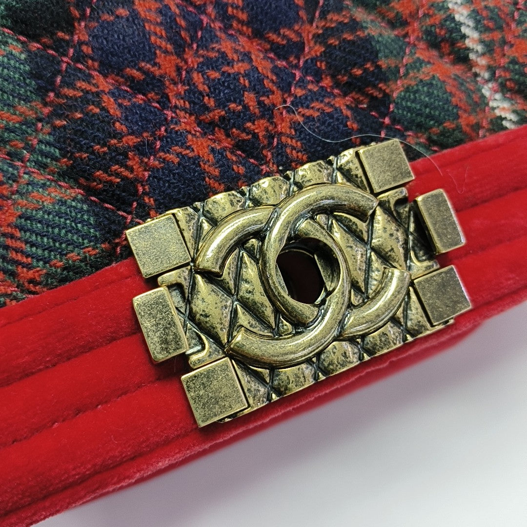 BOY CHANEL Small Quilted Velvet Red