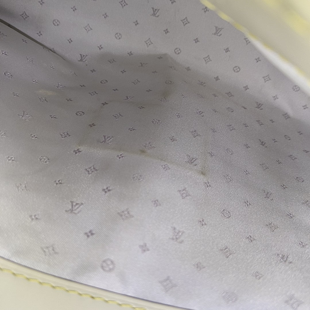L'ESSENTIEL Lambskin White
