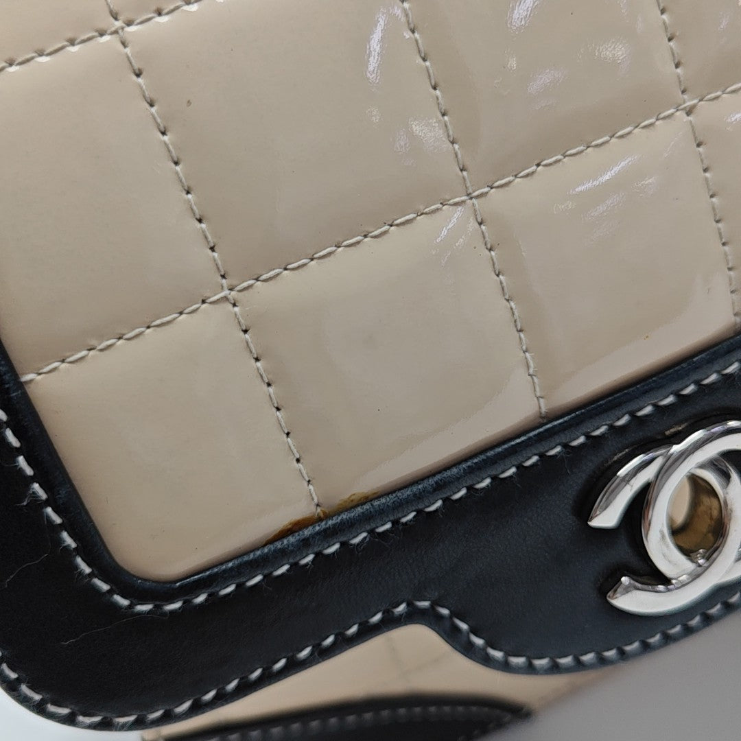 CHOCOLATE BAR Quilted Patent Leather Beige