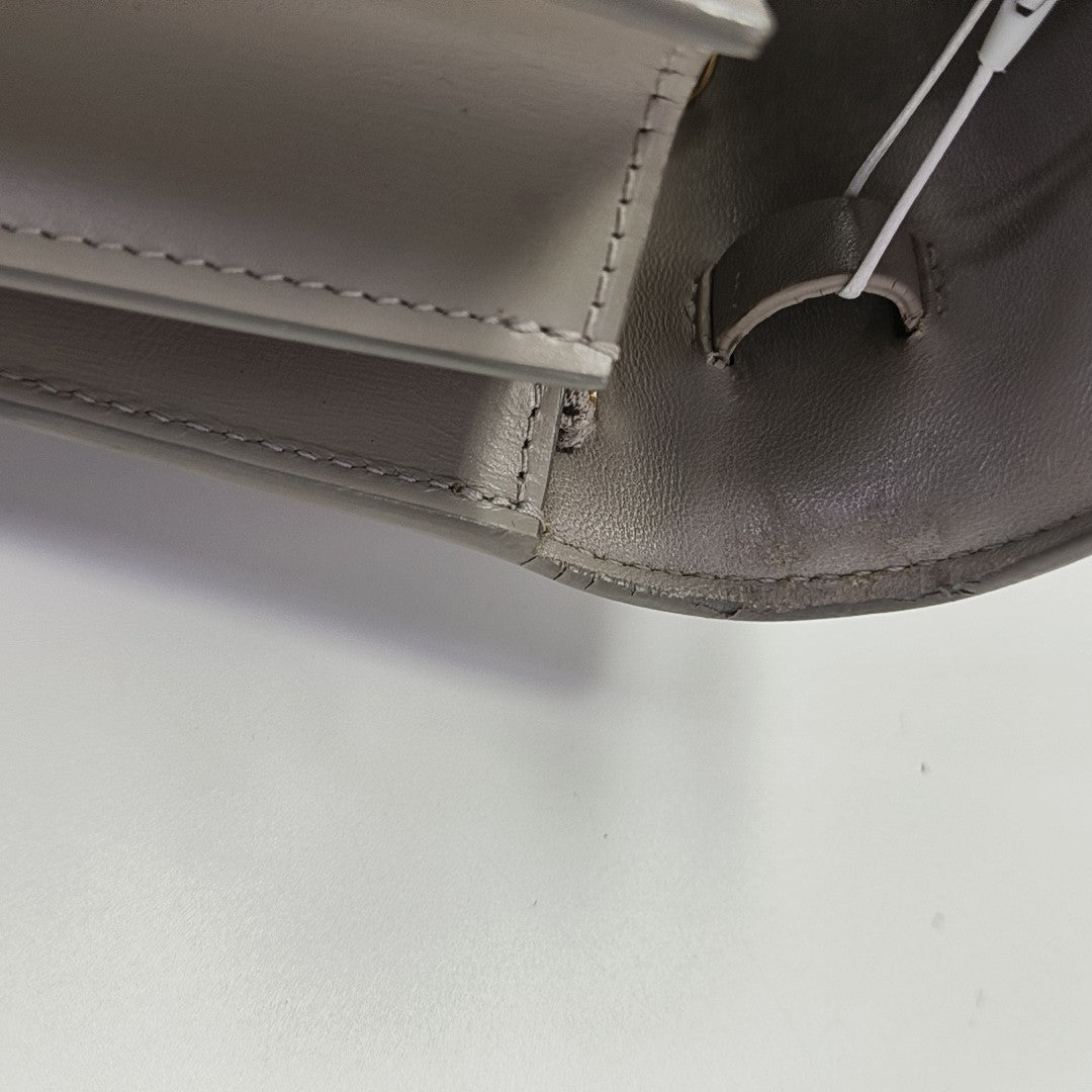 CLASSIC BOX Medium Calfskin Gray