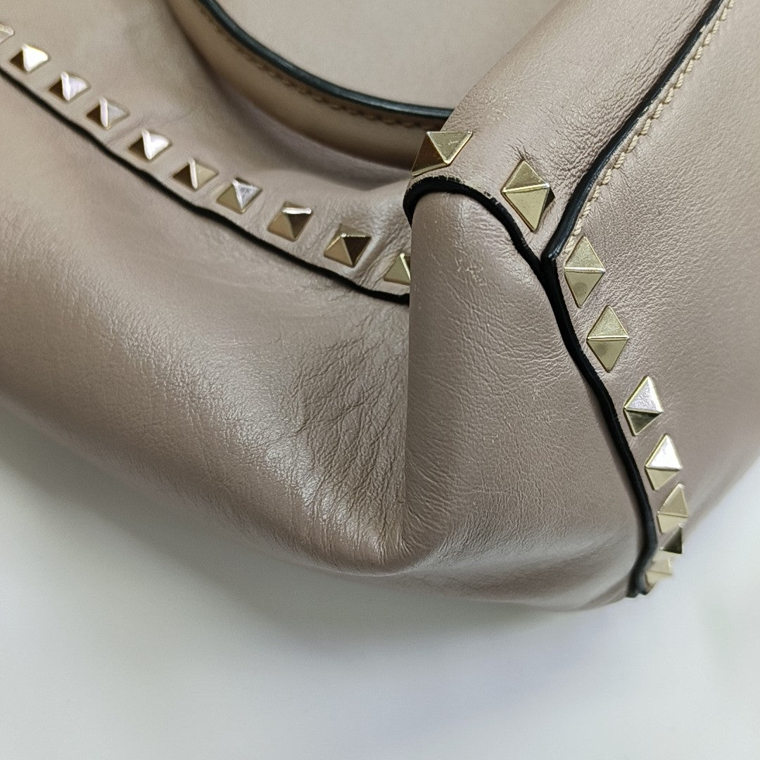 Rockstud Calfskin Gray