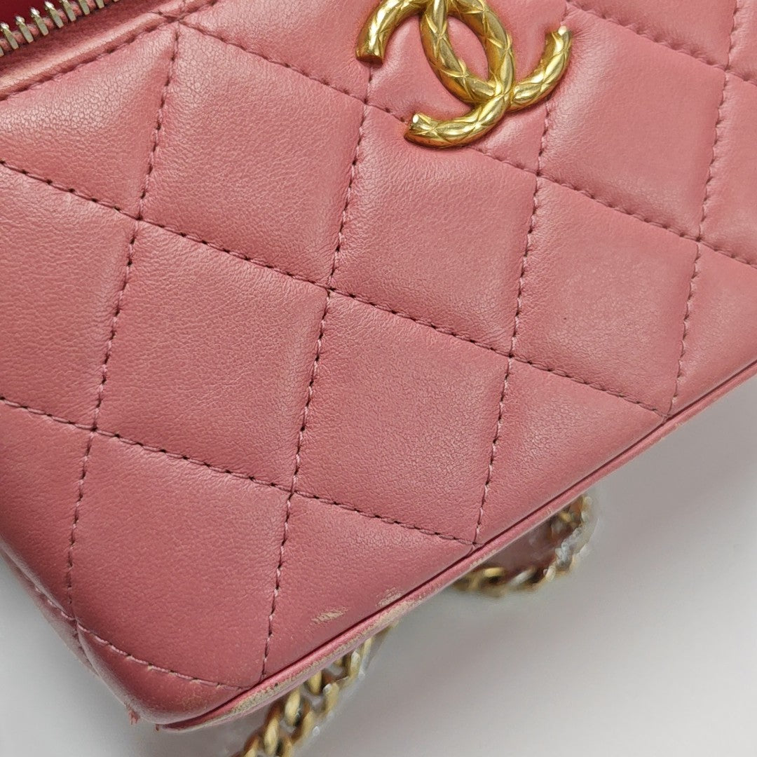 VANITY CASE Small Quilted Lambskin Pink