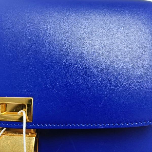 Authenticated pre-owned  CLASSIC BOX Medium Calfskin Blue - Shoulder Bag at Looply