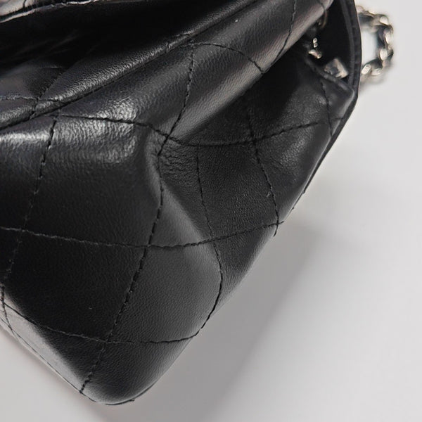CLASSIC FLAP Mini Quilted Lambskin Black