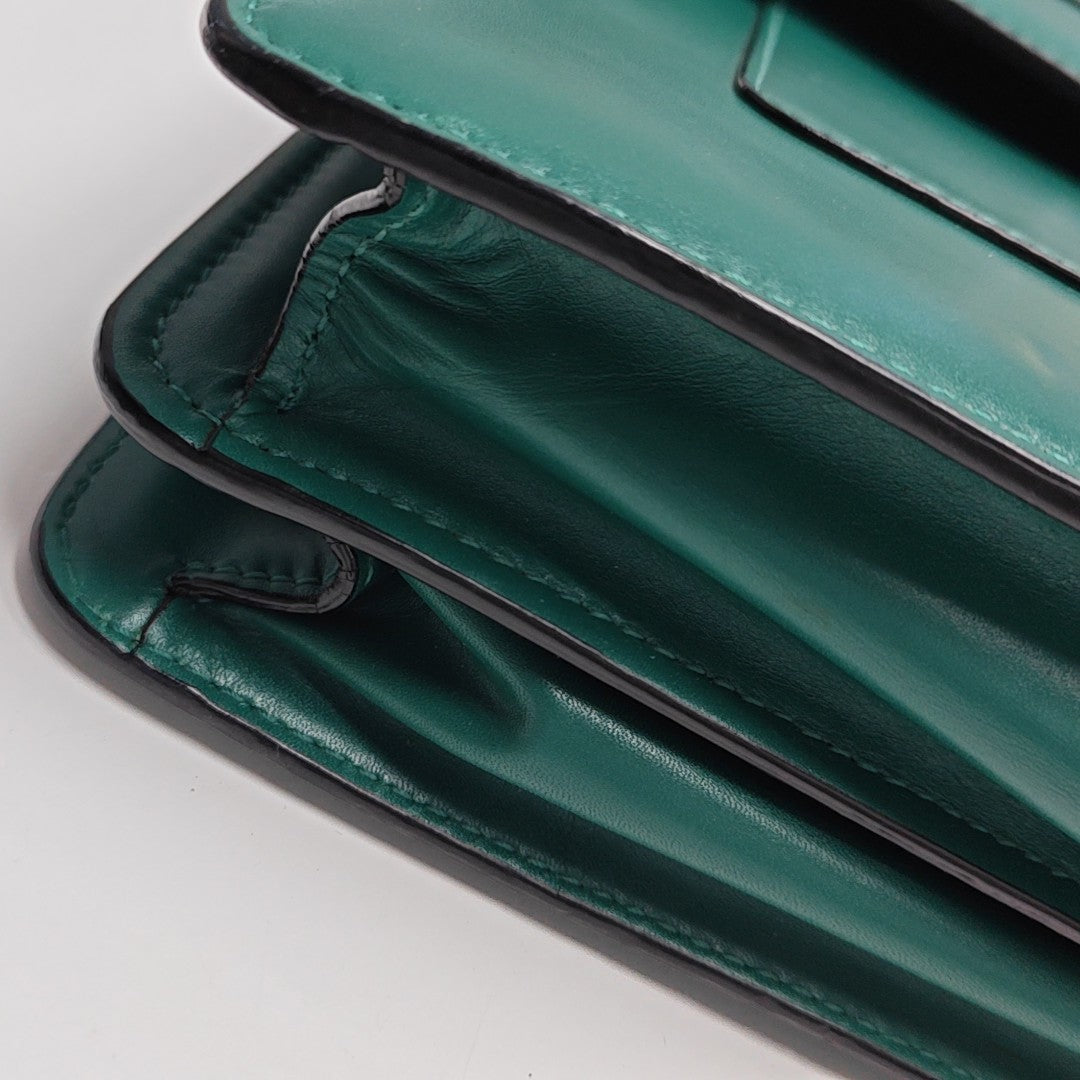 SERPENTI FOREVER Medium Calfskin Green
