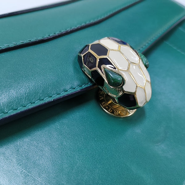 SERPENTI FOREVER Medium Calfskin Green