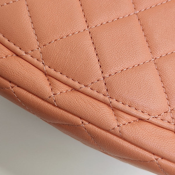 CLÁSICO CON SOLAPA Mini Piel de Cordero Acolchada Rosa