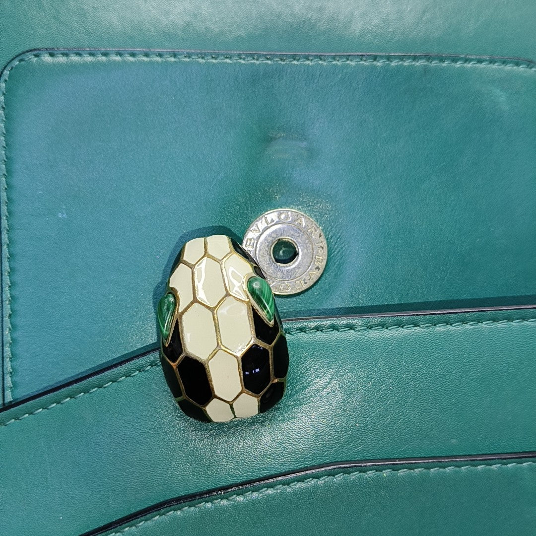 SERPENTI FOREVER Medium Calfskin Green
