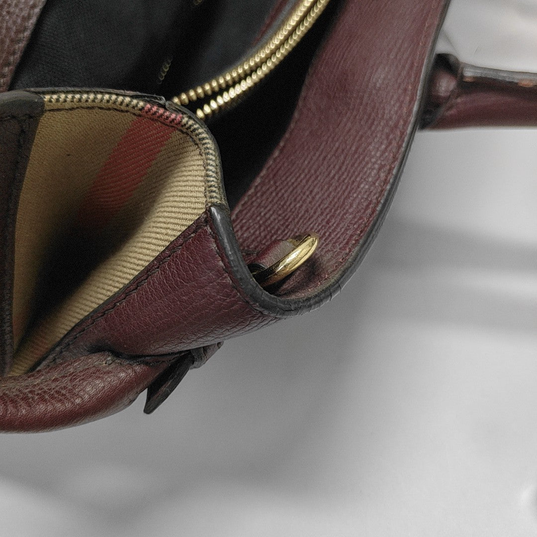 The Banner Medium Calfskin Red