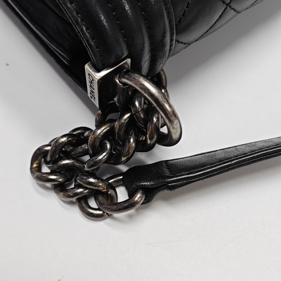 BOY CHANEL Medium Quilted Lambskin Black