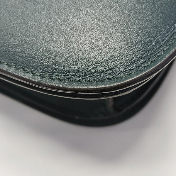 CLASSIC BOX Medium Calfskin Green