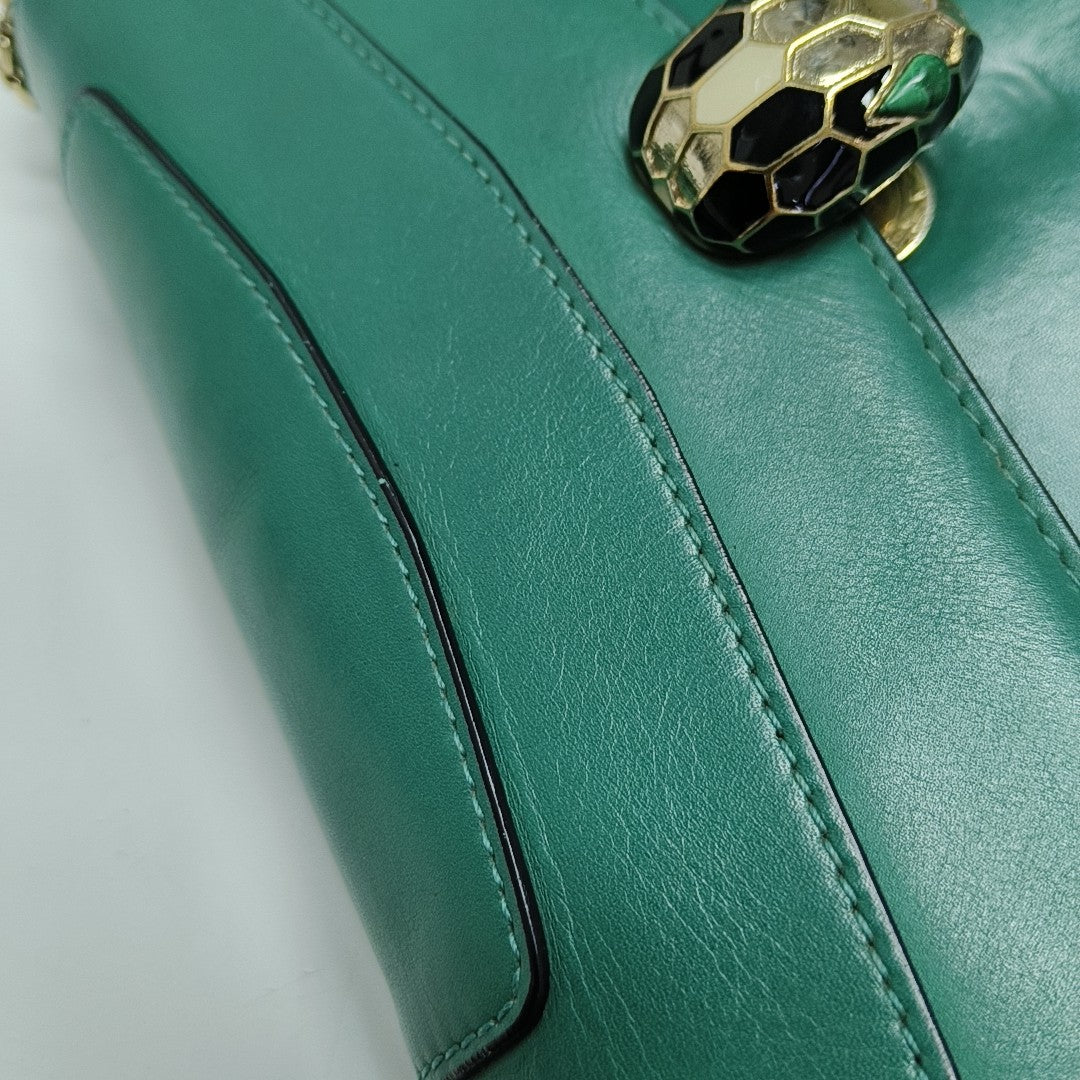 SERPENTI FOREVER Medium Calfskin Green