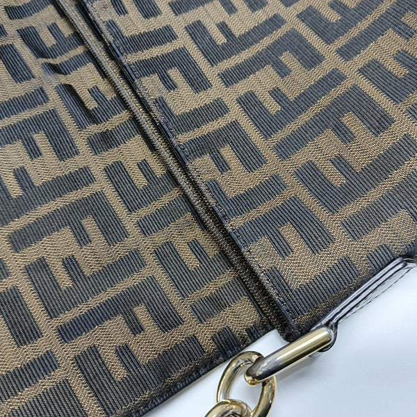 Mia Canvas Brown