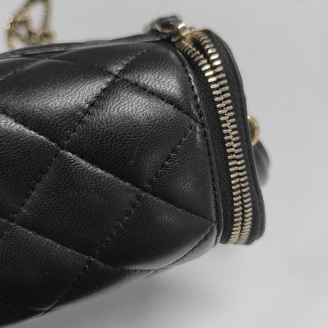 VANITY CASE Small Quilted Lambskin Black
