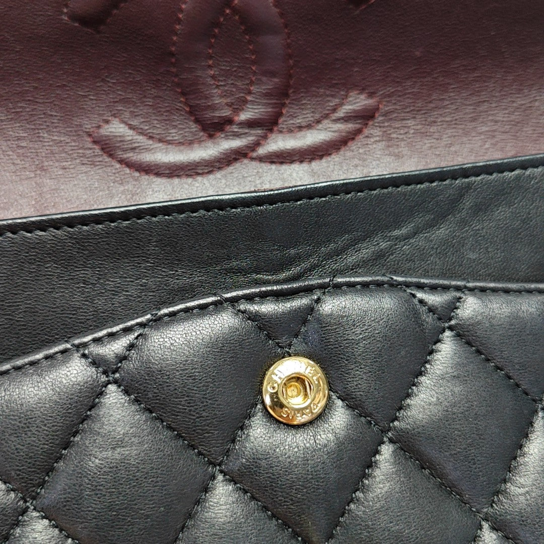 CLASSIC FLAP Medium Quilted Lambskin Black