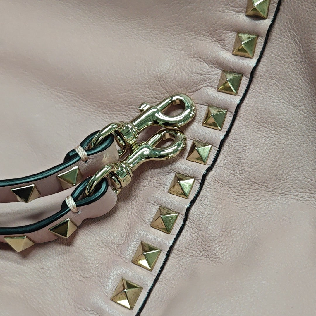 Rockstud Medium Leather Pink